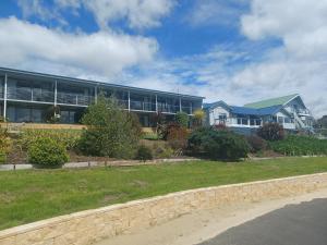 swansea motor inn