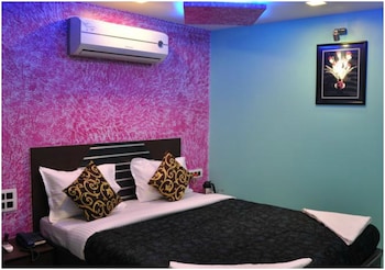 hotel planet plaza