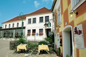 Gasthaus Hotel Zur Schonenburg,Langenlois>>Baden,3 star