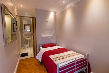 samesun montreal central hostel