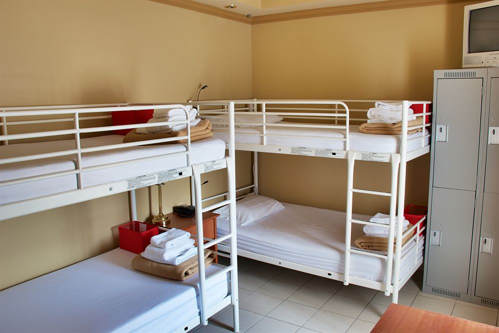 samesun montreal central hostel