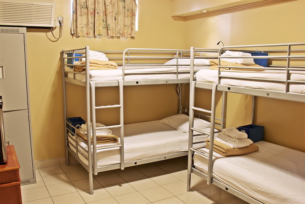 samesun montreal central hostel