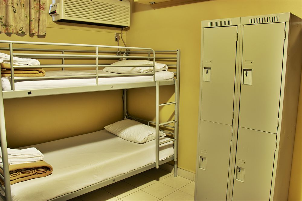 samesun montreal central hostel