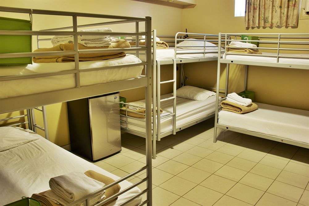 samesun montreal central hostel