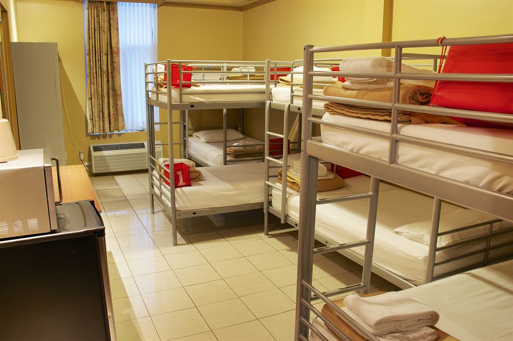 samesun montreal central hostel