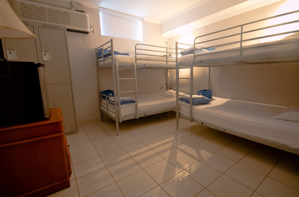 samesun montreal central hostel