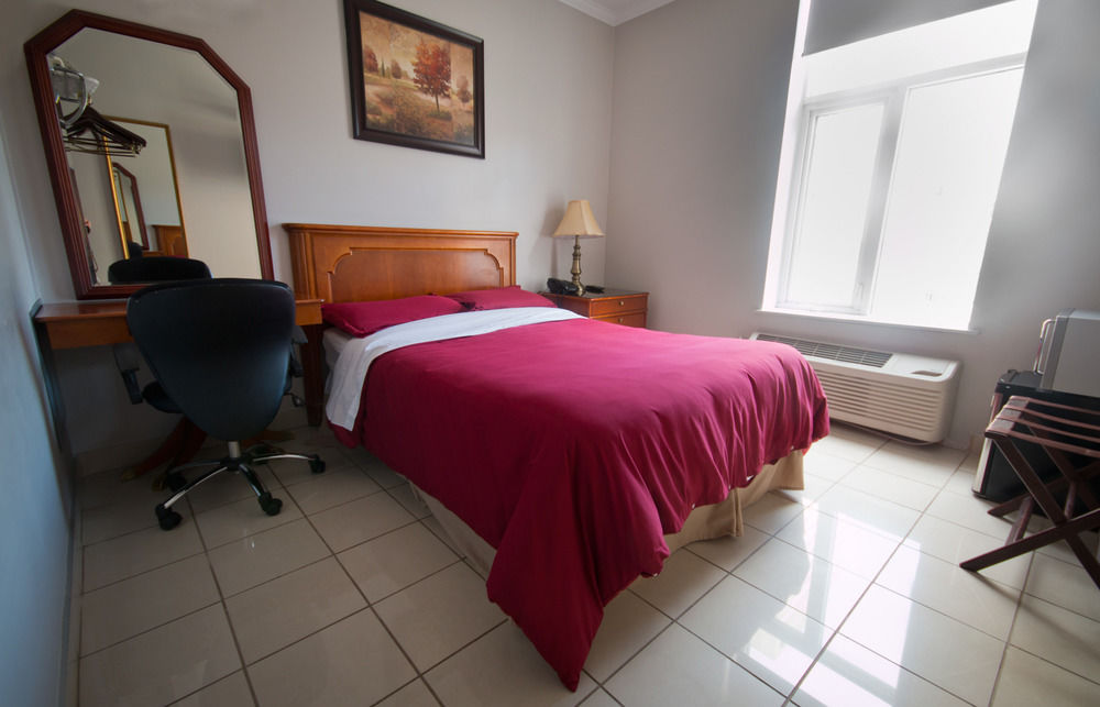 samesun montreal central hostel