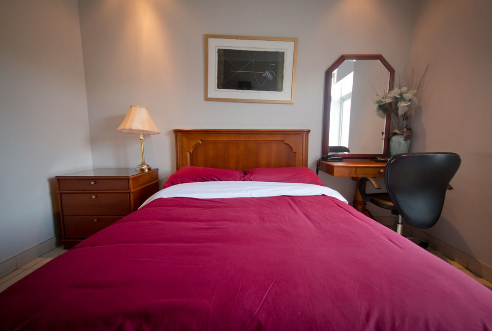 samesun montreal central hostel