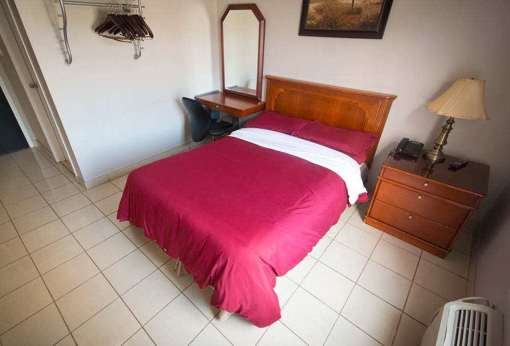 samesun montreal central hostel