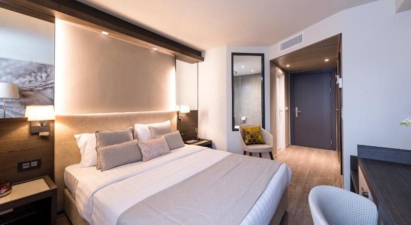 ambassador boutique hotel