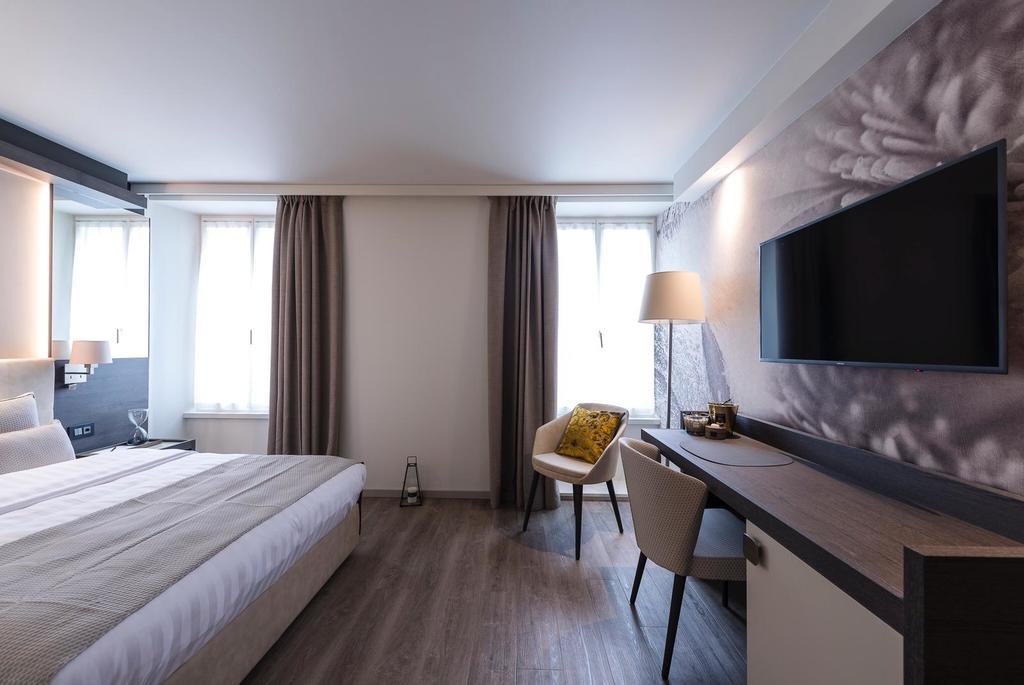 ambassador boutique hotel