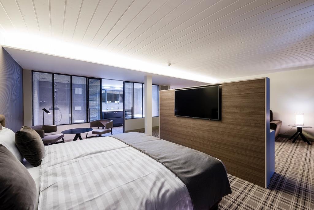 ambassador boutique hotel