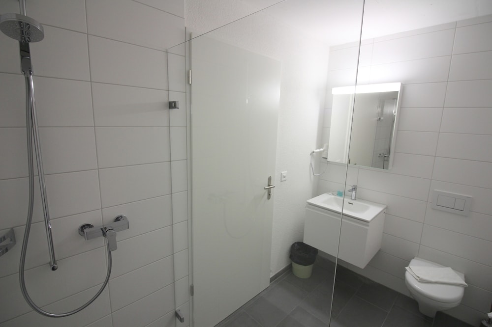 swiss star zurich airport