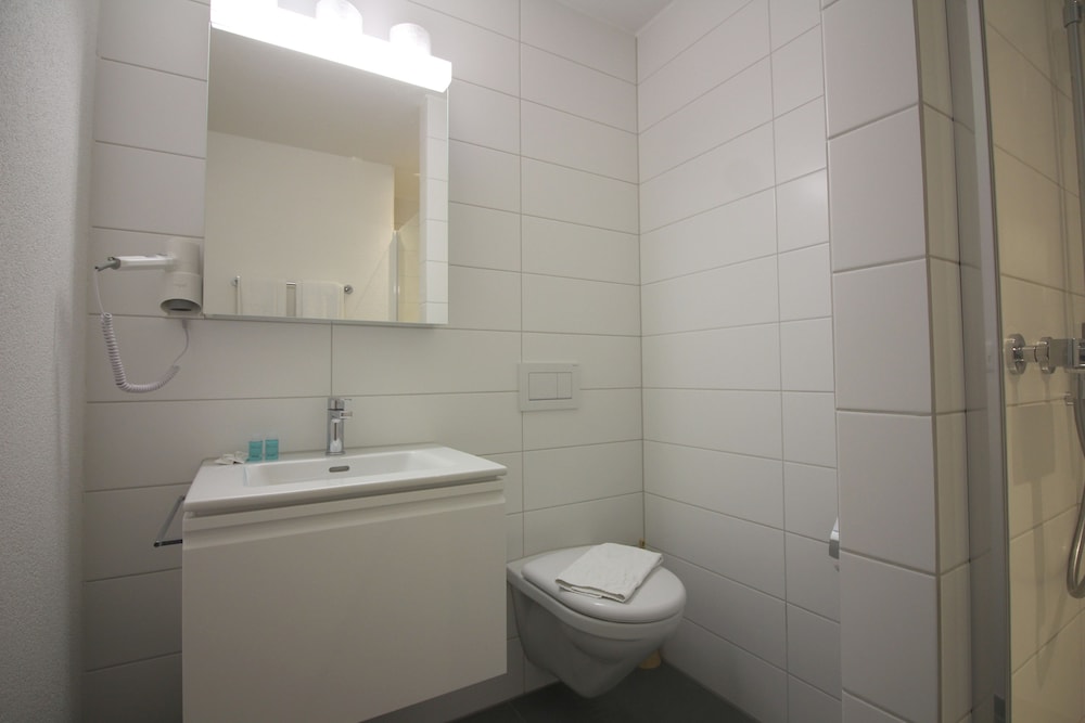 swiss star zurich airport