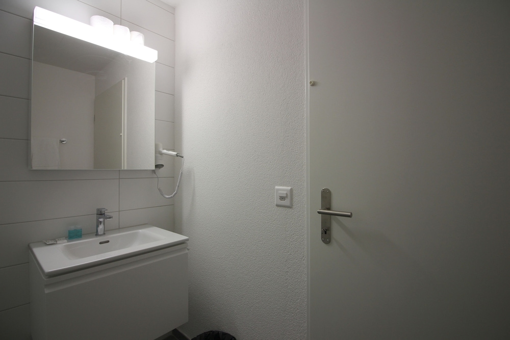 swiss star zurich airport