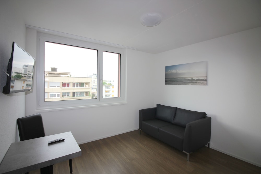 swiss star zurich airport