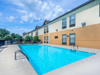 clarion pointe new bern