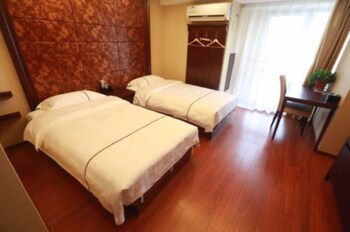 Huaqing Aegean Inter Hot Spring Resort,Near Xi'an Polytechnic University,4 star