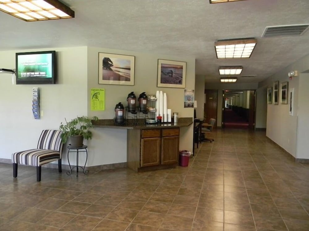 boarders inn and suites by cobblestone hotels munising