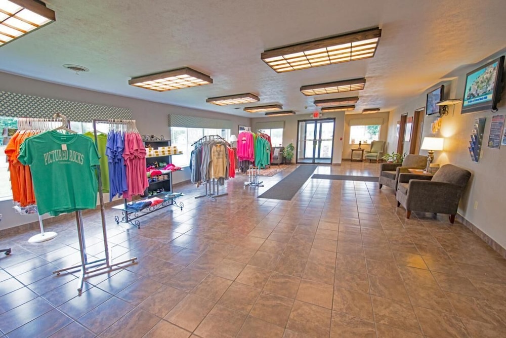 boarders inn and suites by cobblestone hotels munising