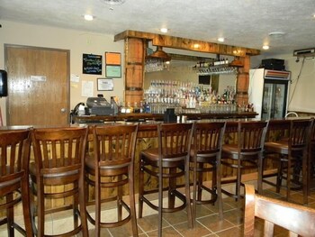 Boarders Inn & Suites By Cobblestone Hotels - Munising,Near Wagner Falls,2 star