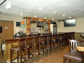 Boarders Inn & Suites By Cobblestone Hotels - Munising,Near Wagner Falls,2 star