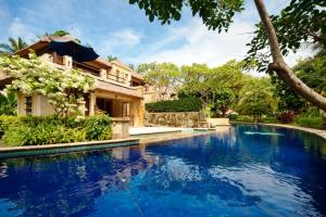 pool villa merumatta senggigi
