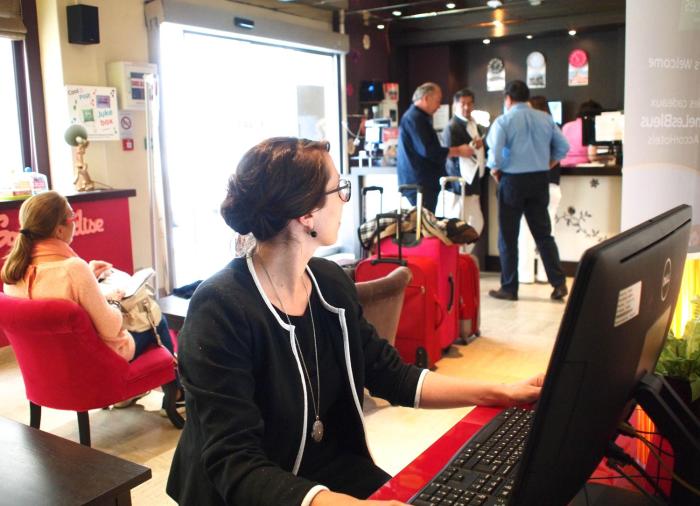 ibis styles nantes centre place royale