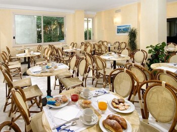 hotel prestige