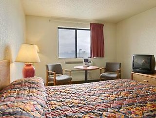 Super 8 By Wyndham Regina,Regina>>Emerald Park,2.5 star