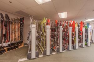 Coast Hillcrest Hotel,Revelstoke>>British Columbia,4 star