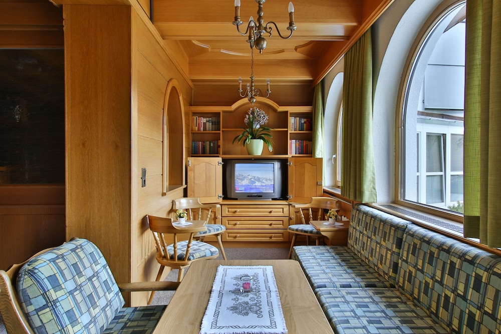 pension neururer