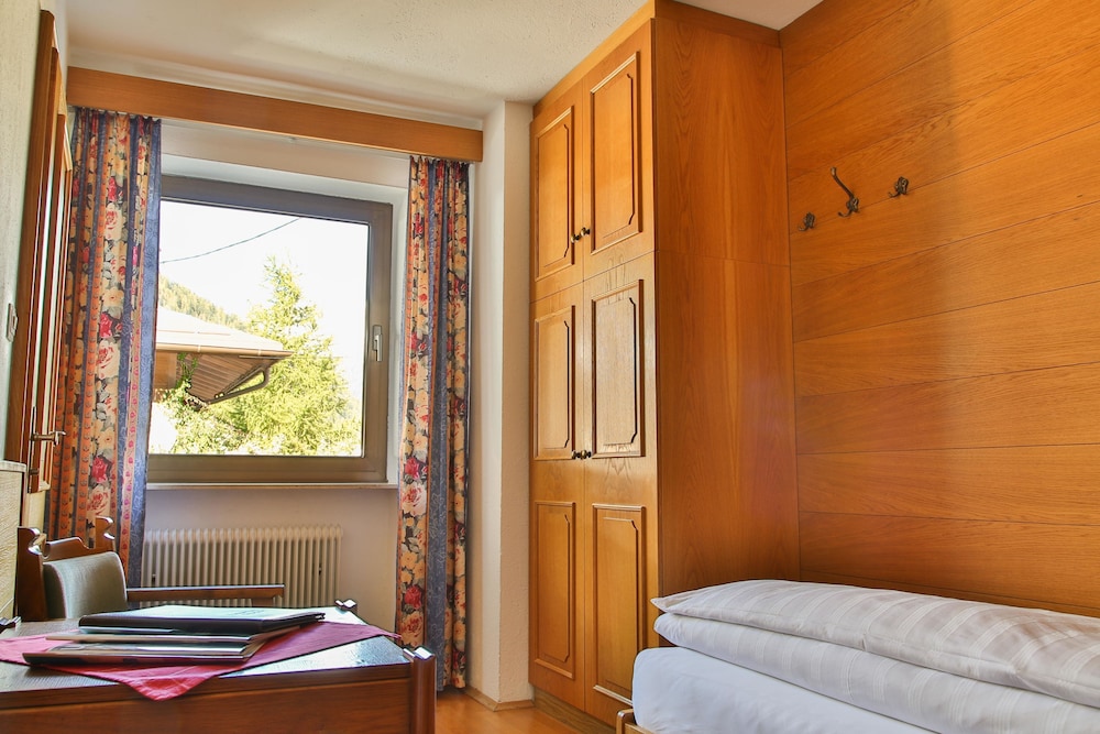 pension neururer
