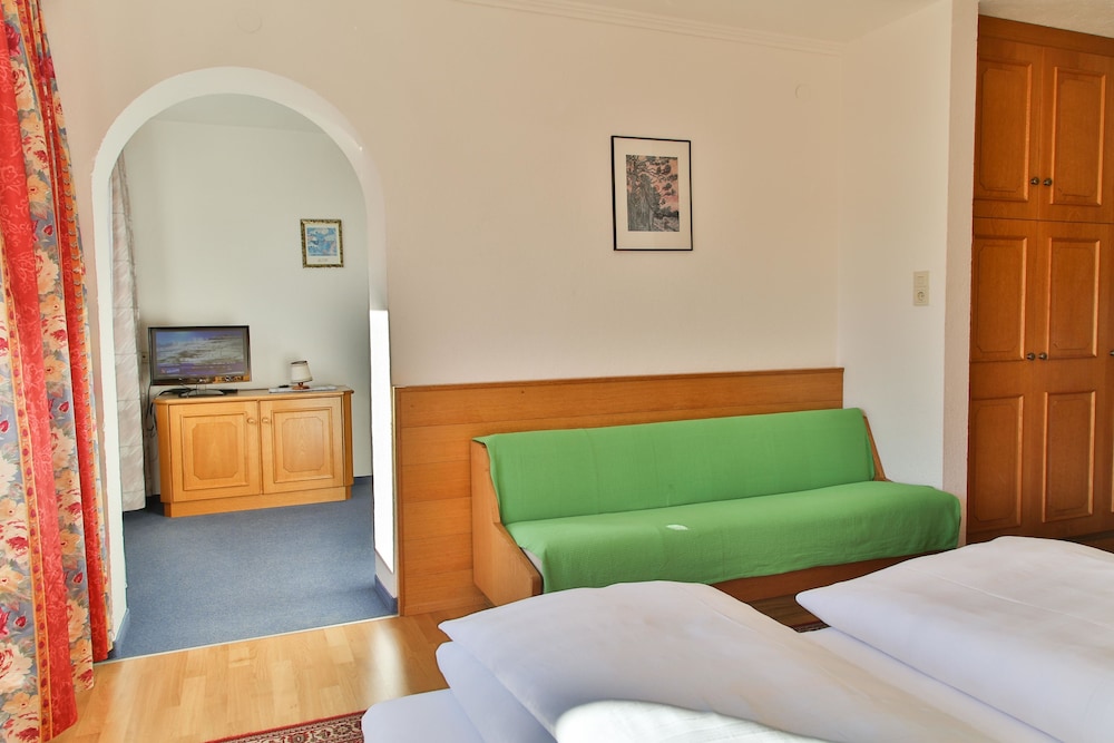 pension neururer