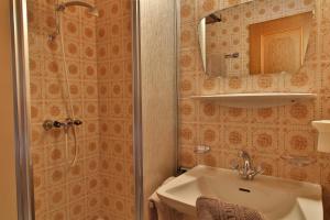 Pension Neururer,Imst>>Curon Venosta,3 star