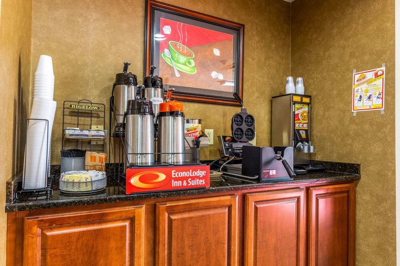 econo lodge inn and suites evansville