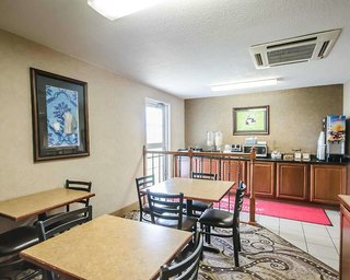 Econo Lodge Inn & Suites Evansville,Indiana>>Evansville,2 star