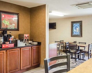 Econo Lodge Inn & Suites Evansville,Indiana>>Evansville,2 star