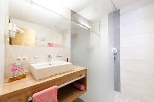 Central Hotel & Apart Mit Landhaus,Near Spieljoch Cable Car,3 star