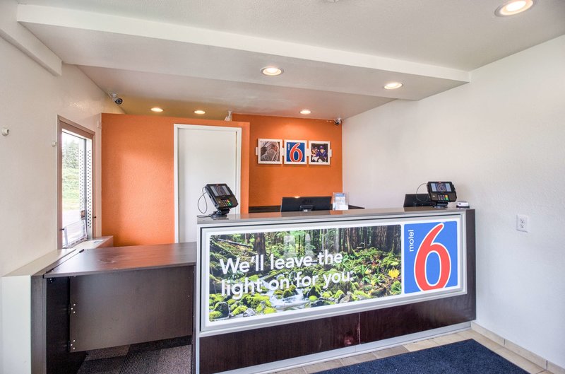 motel 6 everett wa south