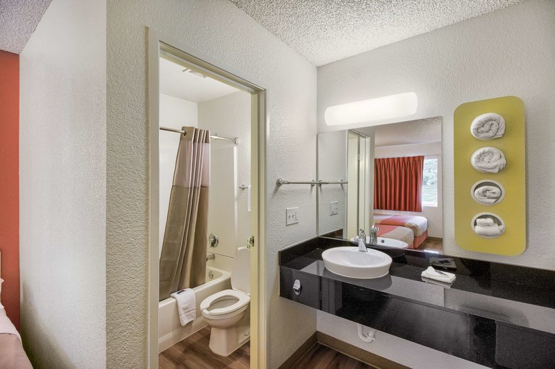 motel 6 everett wa south