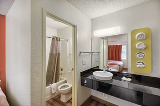 motel 6 everett wa south