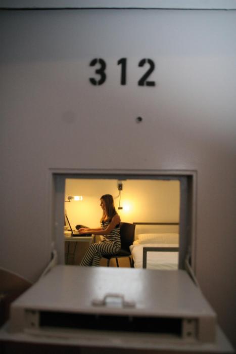 alcatraz hotel am japanischen garten