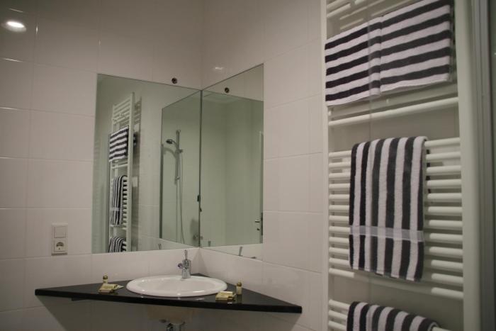 alcatraz hotel am japanischen garten