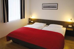 alcatraz hotel am japanischen garten