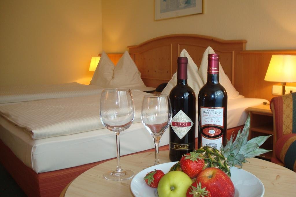 hotel holl