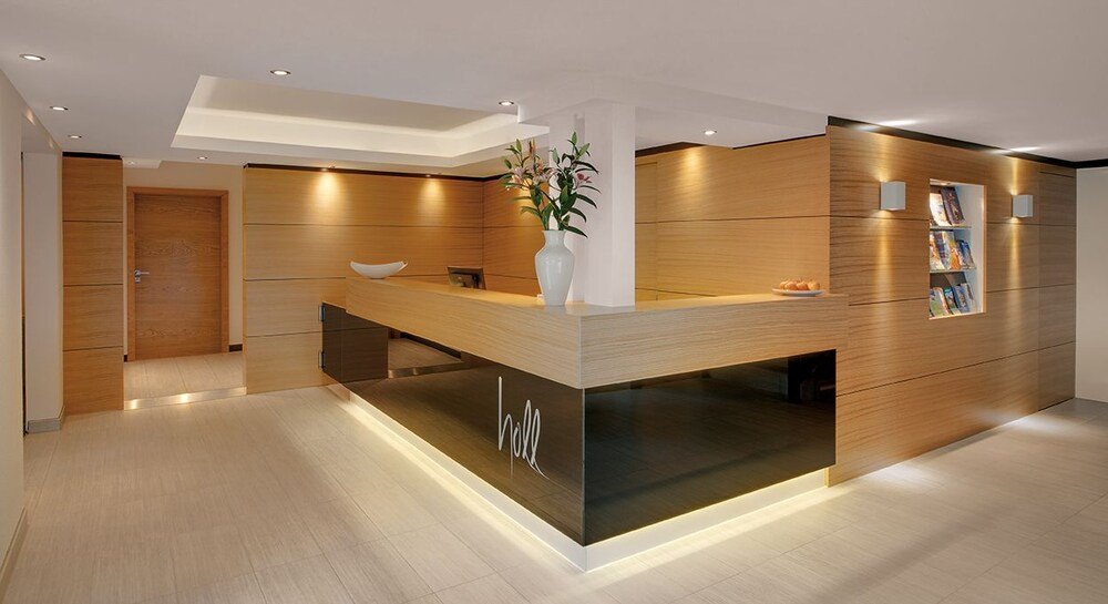 hotel holl
