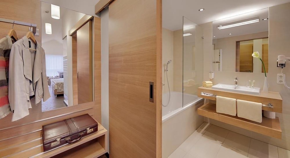 hotel holl