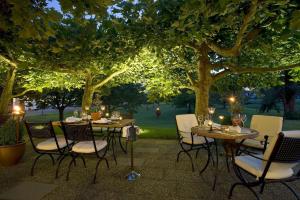 recks hotel restaurant