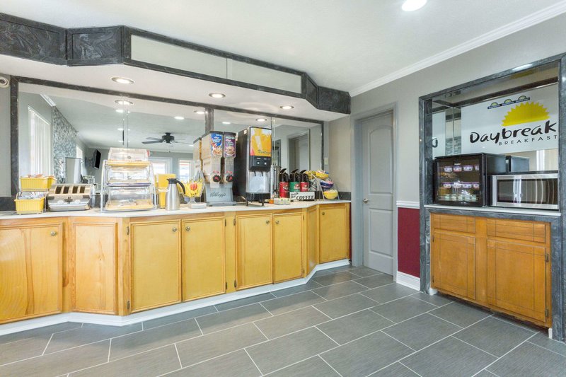 days inn by wyndham forest